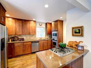 Main picture of 2056 Lenox Rd NE