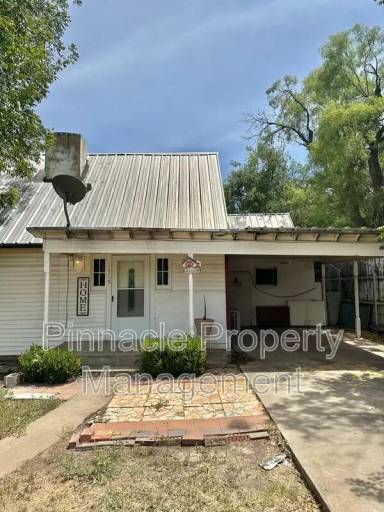 Main picture of 1315 Guadalupe St
