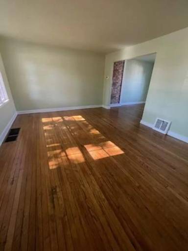 Main picture of 410 S Madison St