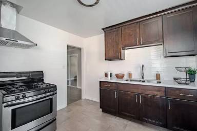 Main picture of 32 Esperanza Ave