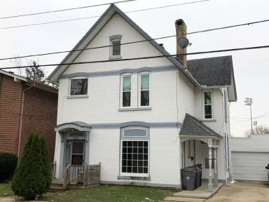 Main picture of 325 Locust St