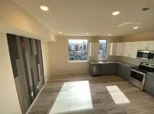 Main picture of 5721 Lansdowne Ave