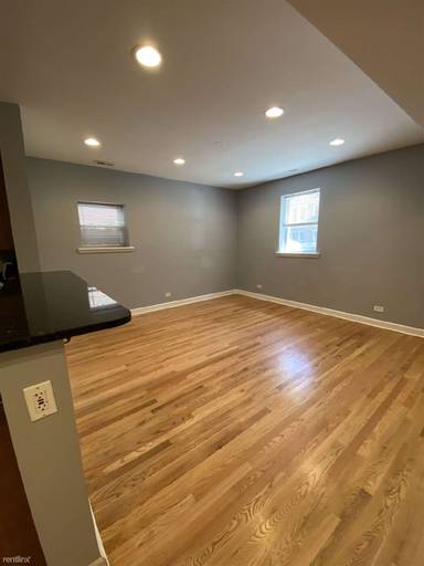 Main picture of 2618 W Rosemont Ave