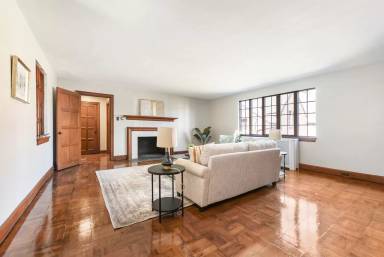 Main picture of 303 E 10th Ave