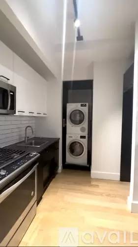 Main picture of 101 Wall St