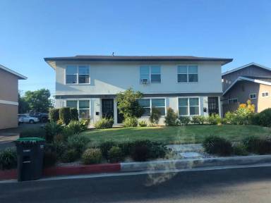 Main picture of 2121 W Palmyra Ave