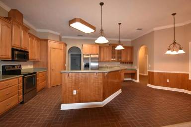 Main picture of 2414 SW 98th Dr