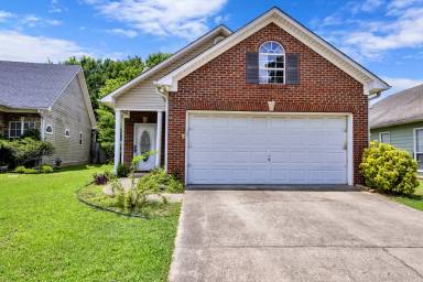 Main picture of 384 Walker Way