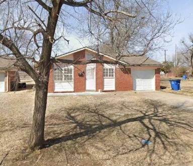 Main picture of 2010 N Quaker Ave