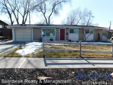 Main picture of 1234 E Sego Lily Dr