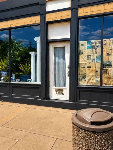 Main picture of 7317 S Broadway