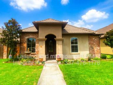 Main picture of 330 Dunvegan Ct