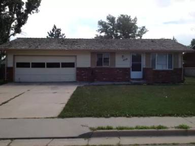 Main picture of 2718 5th St SW