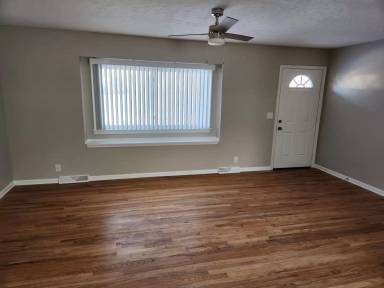 Main picture of 12223 Weir St