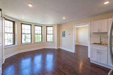 Main picture of 527 S 21st St