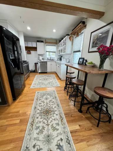 Main picture of 709 Symes Ave