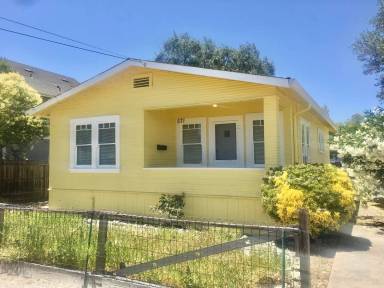 Main picture of 571 N P St