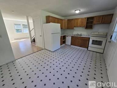 Main picture of 1300 Trumbull Hwy