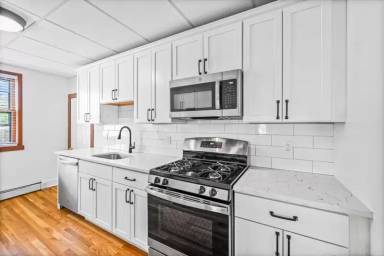 Main picture of 33 Franklin St
