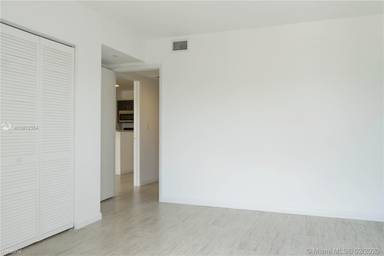 Main picture of 1801 SW 32nd Ave