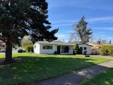Main picture of 885 E 35th Ave