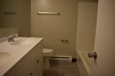 Main picture of 2641 N Main St