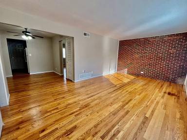 Main picture of 3368 Charlotte St