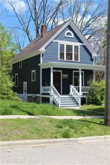 Main picture of 716 W Washington St