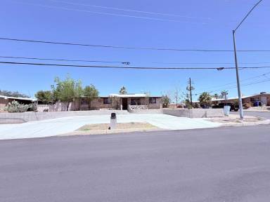 Main picture of 3002 N Palo Verde Ave