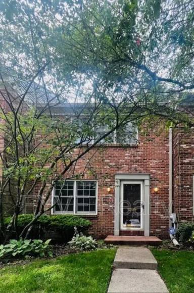 Main picture of 9164 Dominion Cir