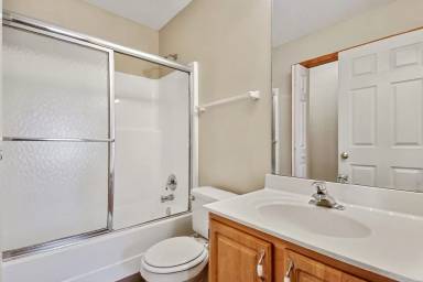 Main picture of 206 NE 7th St