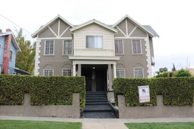 Main picture of 734 Hyperion Ave