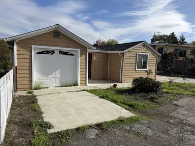 Main picture of 4900 Hilltop Dr