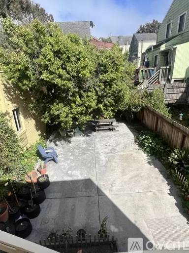 Main picture of Mission St