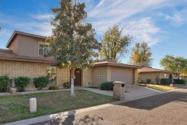 Main picture of 1111 E Vista Ave
