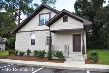 Main picture of 442 S College St