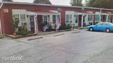 Main picture of 133 N Poplar St