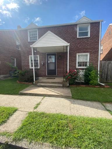 Main picture of 1142 E Poplar St