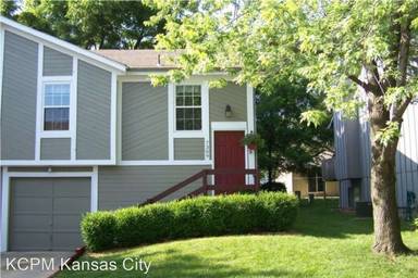 Main picture of 7309 W 55th Pl