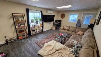Main picture of 3947 E Calvary Rd