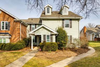 Main picture of 9219 Kings Canyon Dr