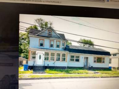 Main picture of 709 Crown Point Rd