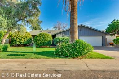 Main picture of 211 E Geneva Dr