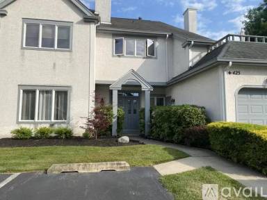 Main picture of 425 Chanticleer