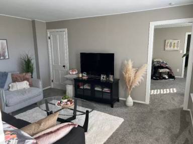 Main picture of 733 Fenelon Pl