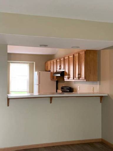 Main picture of 1400 W Seneca Ave