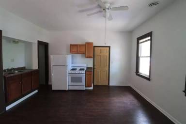 Main picture of 1734 W Clarke St Apartments