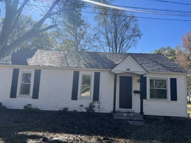 Main picture of 411 Hyde Park Cir