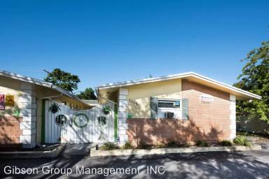 Main picture of 1035 N Andrews Ave