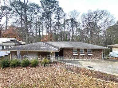 Main picture of 2237 Capehart Cir NE